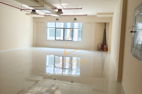 دفتر در Dubai Investment Park، Dubai ، امارات متحده عربی 118 متر مربع.  شماره 723324