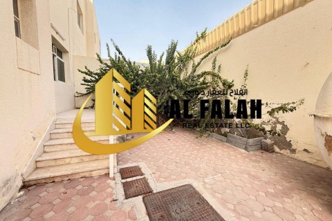 וילה להשכרה ב Wasit, Sharjah, איחוד האמירויות  5 חדרי שינה, 418 מ"ר, מספר 635555 - תמונה 7