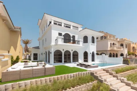 Villa i Palm Jumeirah, Dubai, UAE 5 soveværelser, 557 kvm № 738446