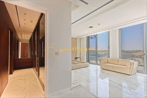 Vilë në Golf City, Dubai, Emiratet e Bashkuara Arabe 6 dhoma gjumi, 683 m2. № 664168 - Foto 10