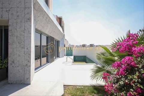 Vilë në Golf City, Dubai, Emiratet e Bashkuara Arabe 6 dhoma gjumi, 683 m2. № 664168 - Foto 19