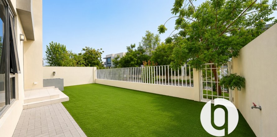 Villa en Dubai Hills Estate, Dubai, EAU 4 dormitorios, 229 m² № 766402