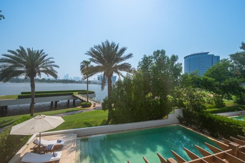 Villa à louer à Al Garhoud, Dubai, EAU 4 chambres, 334.45 m2 № 749769 - photo 2