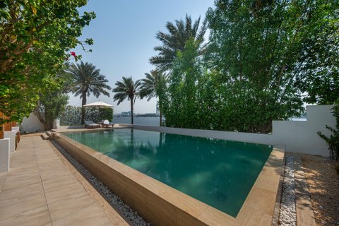 Villa à louer à Al Garhoud, Dubai, EAU 4 chambres, 334.45 m2 № 749769 - photo 4