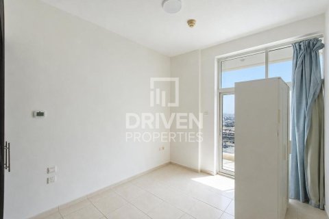 Lägenhet till försäljning i Dubai Sports City, Dubai, UAE 3 sovrum, 240.62 kvm Nr. 761501 - fotografi 13