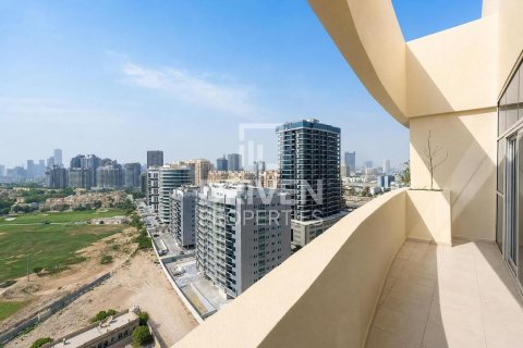 Lägenhet till försäljning i Dubai Sports City, Dubai, UAE 3 sovrum, 240.62 kvm Nr. 761501 - fotografi 19