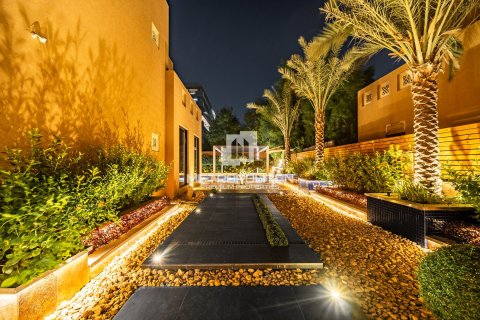 Vila di Al Furjan, Dubai, UAE 6 bilik tidur, 875 meter persegi № 663767 - foto 21
