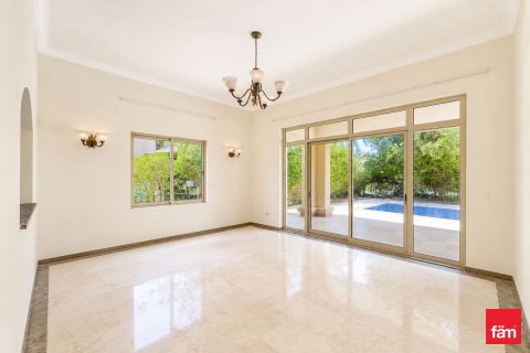 Villa Jumeirah Islands, Dubaijā, AAE 4 istabas, 989.1 m2 Nr. 717912 - attēls 2