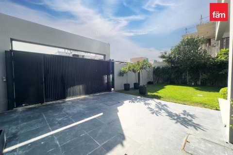 Müüa villa asukohaga Dubai, AÜE: 5 magamistoaga, 465.1 m² Nr 661637 - pilt 15