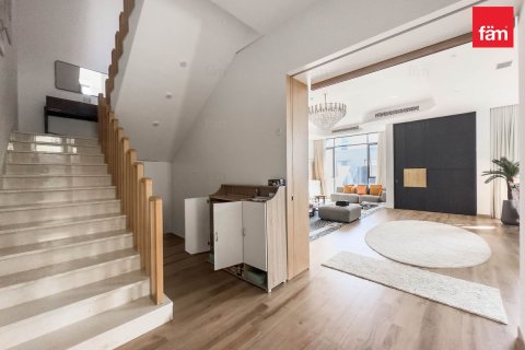 Müüa villa asukohaga Dubai, AÜE: 5 magamistoaga, 465.1 m² Nr 661637 - pilt 8