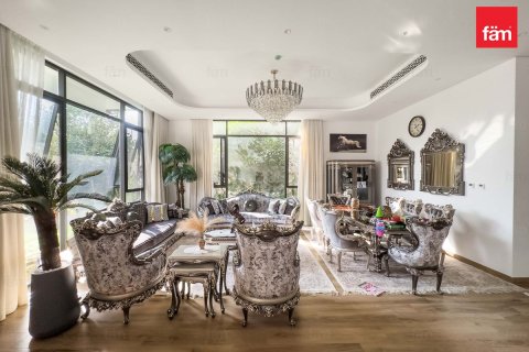 Müüa villa asukohaga Dubai, AÜE: 5 magamistoaga, 465.1 m² Nr 661637 - pilt 3