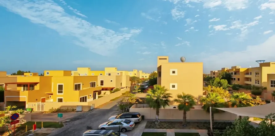 Βίλα σε Dubai, ΗΑΕ 3 υπνοδωμάτια, 200 τ.μ. Αρ. 718294