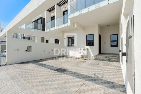 Kaupunkipientalo Al Furjan, Dubai, Arabiemiraatit 4 makuuhuonetta, 225.75 m2 № 756954
