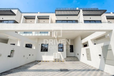 Kaupunkipientalo Al Furjan, Dubai, Arabiemiraatit 4 makuuhuonetta, 222.22 m2 № 756953
