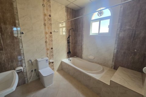 Villa in Ras Al Khaimah, UAE 4 bedrooms, 782 sq.m. № 734548 - photo 11