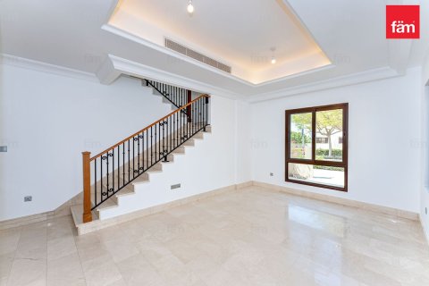Üürile anda villa asukohaga Dubai, AÜE: 4 magamistoaga, 578.7 m² Nr 764041 - pilt 2