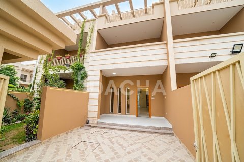 Вилла в Джумейра Вилладж Серкл, Дубай, ОАЭ 4 спальни, 369м2 № 740565