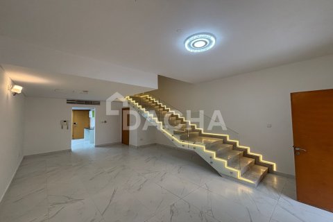 Vilë në Jumeirah Village Circle, Dubai, Emiratet e Bashkuara Arabe 4 dhoma gjumi, 369 m2. № 740565 - Foto 2