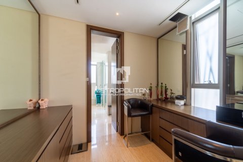 Villa in Palm Jumeirah, Dubai, UAE 10 bedrooms, 1552 sq.m. № 663602 - photo 18