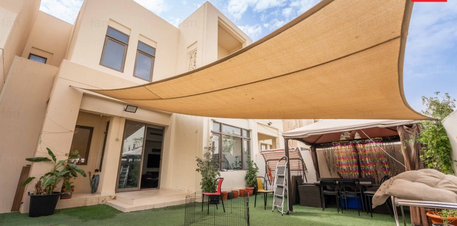 Vila u gradu Reem, Dubai, UAE 3 spavaće sobe, 220 m2 Br. 699920