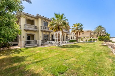 Villa in Palm Jumeirah, Dubai, VAE: 5 Schlafzimmer, 697 m2 Nr. 663513