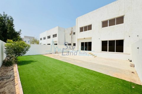 Villa zur Miete in Umm Suqeim, Dubai, VAE 4 Schlafzimmer, 372 m2 Nr. 634986 - Foto 27