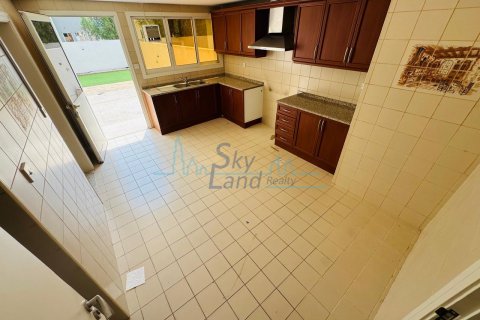 Villa zur Miete in Umm Suqeim, Dubai, VAE 4 Schlafzimmer, 372 m2 Nr. 634986 - Foto 6