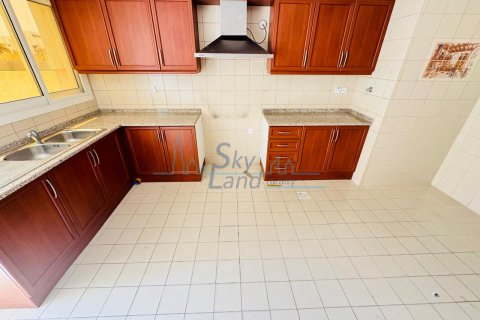 Villa zur Miete in Umm Suqeim, Dubai, VAE 4 Schlafzimmer, 372 m2 Nr. 634986 - Foto 7