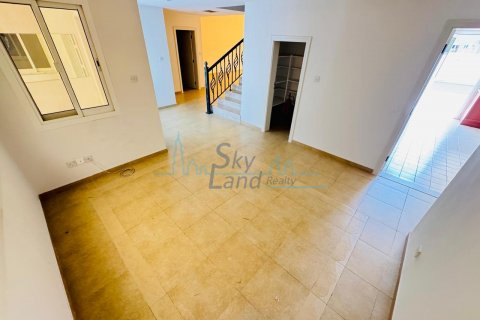 Villa zur Miete in Umm Suqeim, Dubai, VAE 4 Schlafzimmer, 372 m2 Nr. 634986 - Foto 17