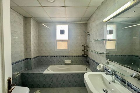 Villa en alquiler en Al Barsha, Dubai, EAU 5 dormitorios, 1393.5 m2 № 637528 - foto 7
