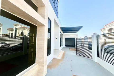 Villa in affitto a Al Barsha, Dubai, EAU 5 camere da letto, 903.64 mq. № 637529 - foto 13