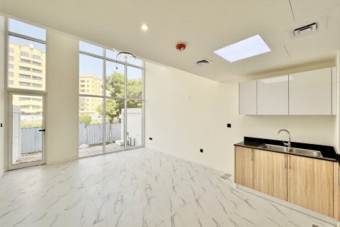 Városi lakóépület itt: Dubai Investment Park, EAE, 4 hálószoba, 245 m², azonosító: 706584 - fénykép 2