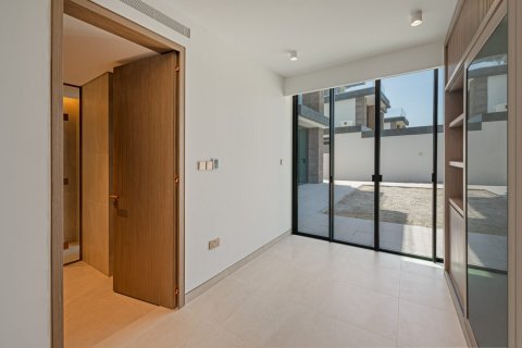 Shtëpi në qytet në Tilal Al Ghaf, Dubai, Emiratet e Bashkuara Arabe 5 dhoma gjumi, 565 m2. № 728754