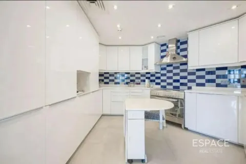 Apartament de închiriat în Palm Jumeirah, Dubai, EAU 3 dormitoare, 199 mp.  №738371 - poză 11