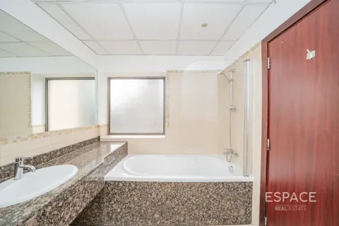 Apartman u Jumeirah Beach Residence, Dubai, UAE 2 spavaćih soba, 107 m2 Br. 738370 - fotografija 11