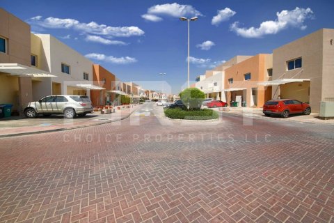 Villa zum Verkauf in Abu Dhabi, VAE 2 Schlafzimmer, 170.2 m2 Nr. 731446 - Foto 3
