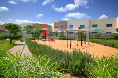 Villa zum Verkauf in Abu Dhabi, VAE 2 Schlafzimmer, 170.2 m2 Nr. 731446 - Foto 15