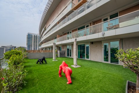 Apartment in Business Bay, Dubai, UAE 2 bedrooms, 282.15 sq.m. № 748931 - photo 12