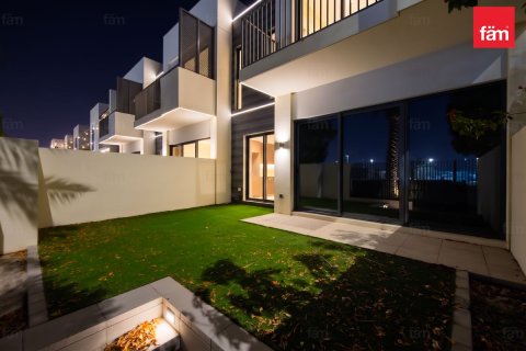 Villa in Dubai, VAE: 3 Schlafzimmer, 128.6 m2 Nr. 763025