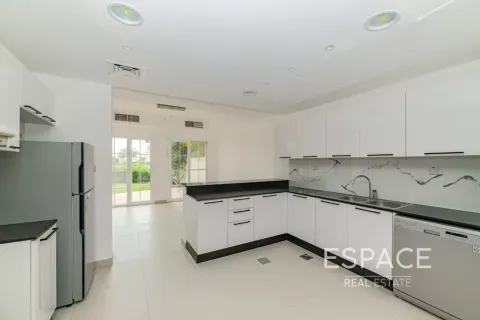 Üürile anda villa asukohaga The Springs, Dubai, AÜE: 3 magamistoaga, 270 m² Nr 738154 - pilt 4