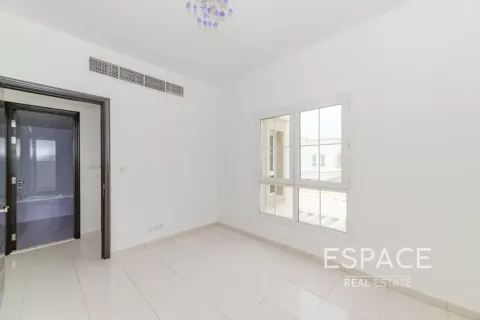 Üürile anda villa asukohaga The Springs, Dubai, AÜE: 3 magamistoaga, 270 m² Nr 738154 - pilt 15