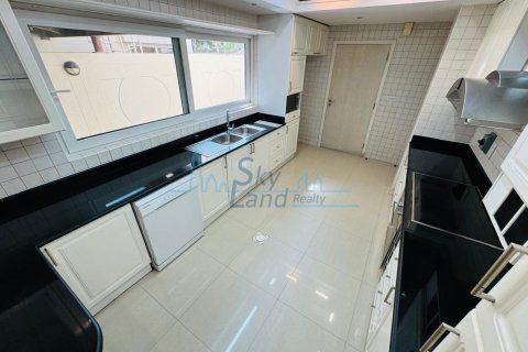 Willa do wynajęcia w Umm Suqeim, Dubai, ZEA 4 sypialnie, 372 mkw., nr 685595 - zdjęcie 6
