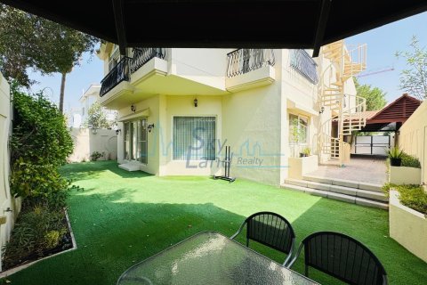 Willa do wynajęcia w Umm Suqeim, Dubai, ZEA 4 sypialnie, 372 mkw., nr 685595 - zdjęcie 15