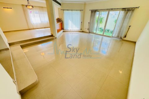 Willa do wynajęcia w Umm Suqeim, Dubai, ZEA 4 sypialnie, 372 mkw., nr 685595 - zdjęcie 4