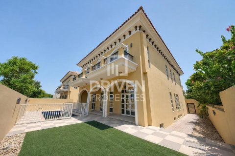 Villa i The Villa, Dubai, UAE 5 sovrum, 445.93 kvm Nr. 759590