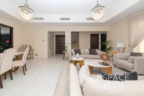 Vila di Arabian Ranches, Dubai, UAE 4 bilik tidur, 287 meter persegi № 737941 - foto 8