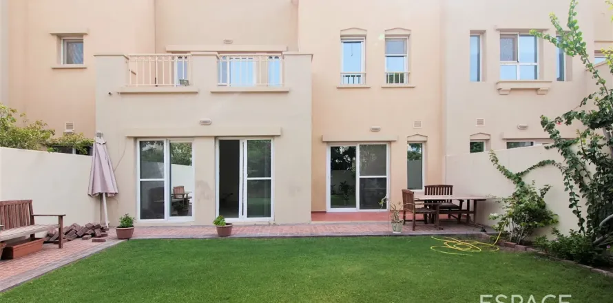Villa i The Lakes, Dubai, UAE 3 soveværelser, 237 kvm № 737947