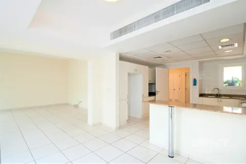 Villa til salg i The Lakes, Dubai, UAE 3 soveværelser, 237 kvm № 737947 - foto 2