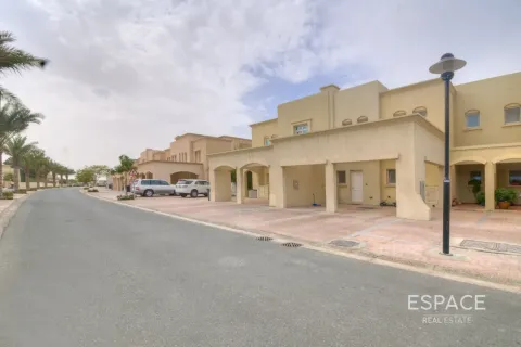Villa til salg i The Lakes, Dubai, UAE 3 soveværelser, 237 kvm № 737947 - foto 8