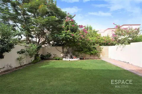 Villa til salg i The Lakes, Dubai, UAE 3 soveværelser, 237 kvm № 737947 - foto 5